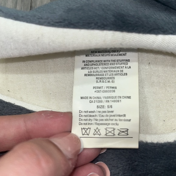 *3 for $10* Ardene wolf slippers - Picture 2 of 4